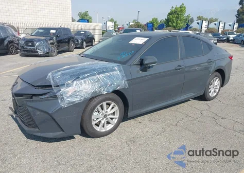 2025 Toyota Camry Le z USA, uszkodzony, nr VIN 4T1DAACK6SU174390